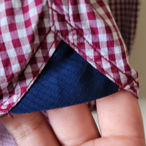 Under Armour Fitted Maroon/Navy lining plaid long sleeve button down shirt sz L - Picture 3 of 6